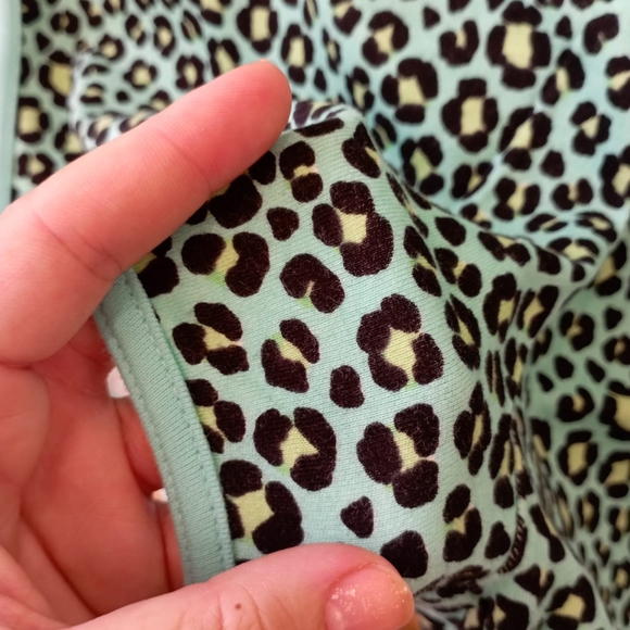 ✨FREE WITH PURCHASE✨ Animal Print Pyjama Shorts - Picture 15 of 17